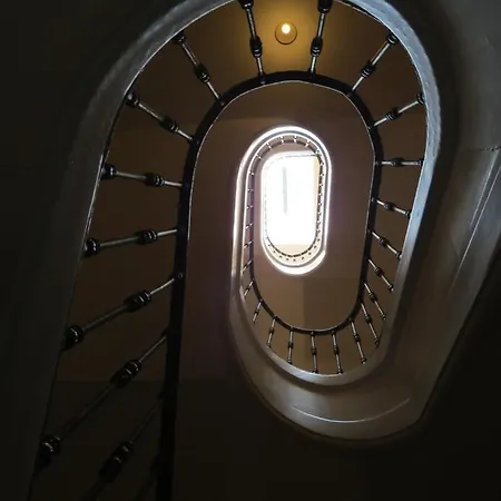 Boutique In The Heart Of ! Lemonn C * Lisbon